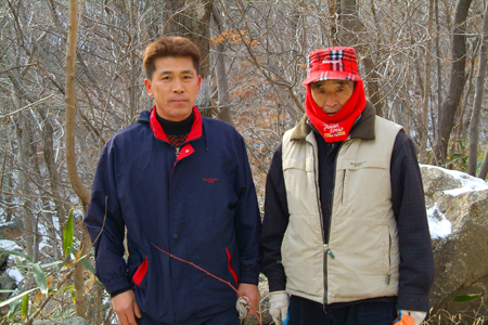 광양 옥룡면 동곡리 묵방부락 강춘권(좌),강위진(우)씨 父子 